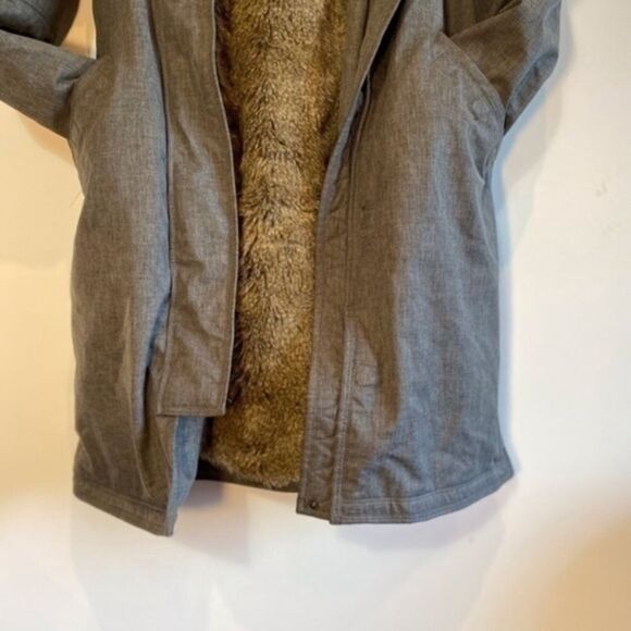 Aritzia Babaton Oskar Mid-length Goose-down Parka Jacket - Picture 8 of 9